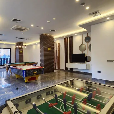 5 Star Facilities/walking Distance To Amenities And The