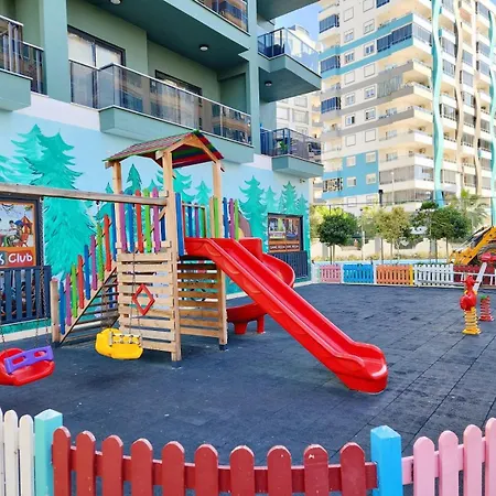 Apartment 5 Star Facilities/walking Distance To Amenities And The *