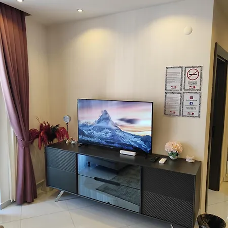 Apartment 5 Star Facilities/walking Distance To Amenities And The *