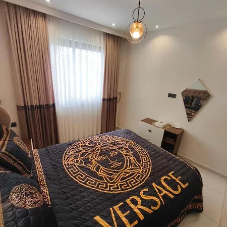 5 Star Facilities/walking Distance To Amenities And The *
