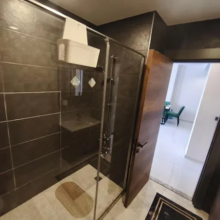 5 Star Facilities/walking Distance To Amenities And The