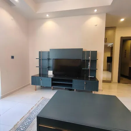 5 Star Facilities/walking Distance To Amenities And The Appartamento
