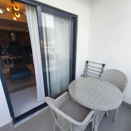 5 Star Facilities/walking Distance To Amenities And The Apartman *