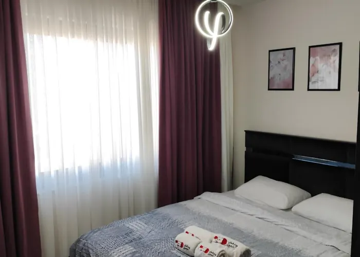 5 Star Facilities/walking Distance To Amenities And The 아파트
