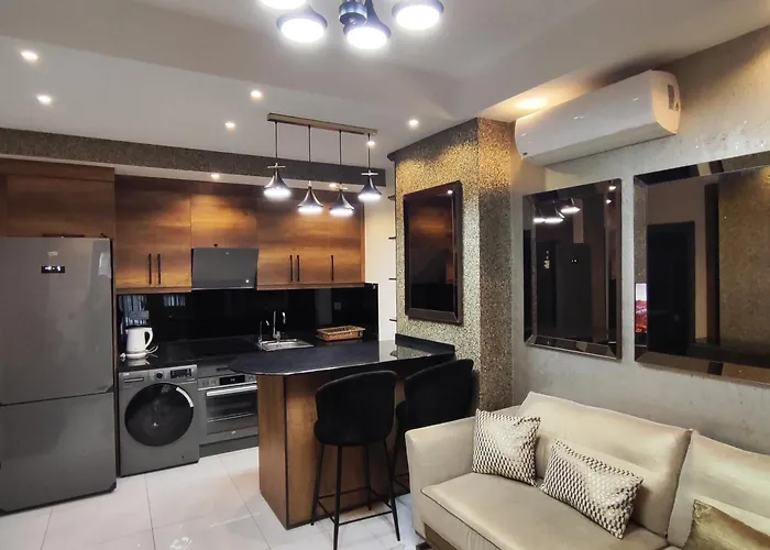 5 Star Facilities/walking Distance To Amenities And The