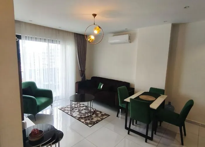 5 Star Facilities/walking Distance To Amenities And The *